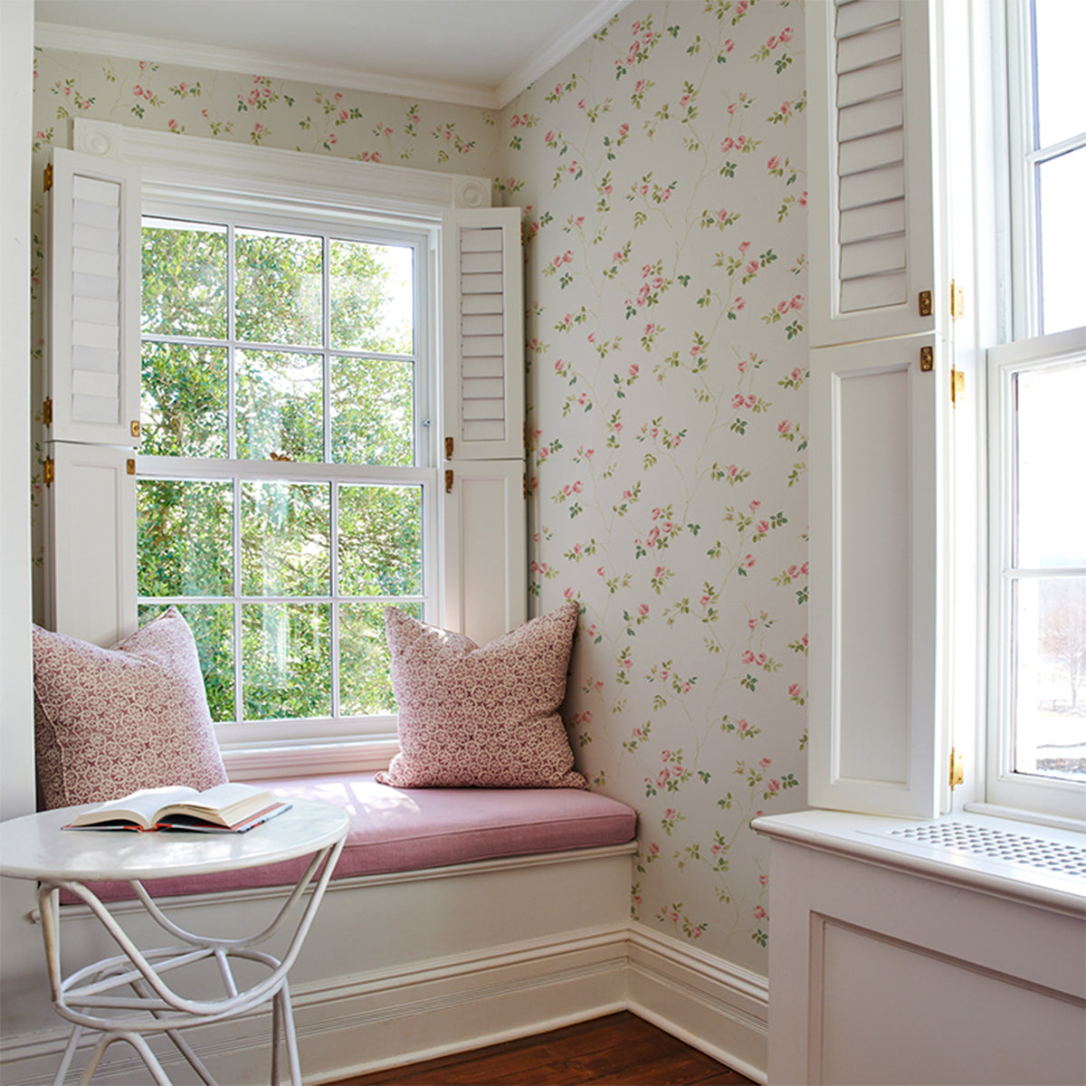 Schumacher Lady Of Shalott wallpaper in Petal, 5018661 — view 5 - Schumacher Wallpaper