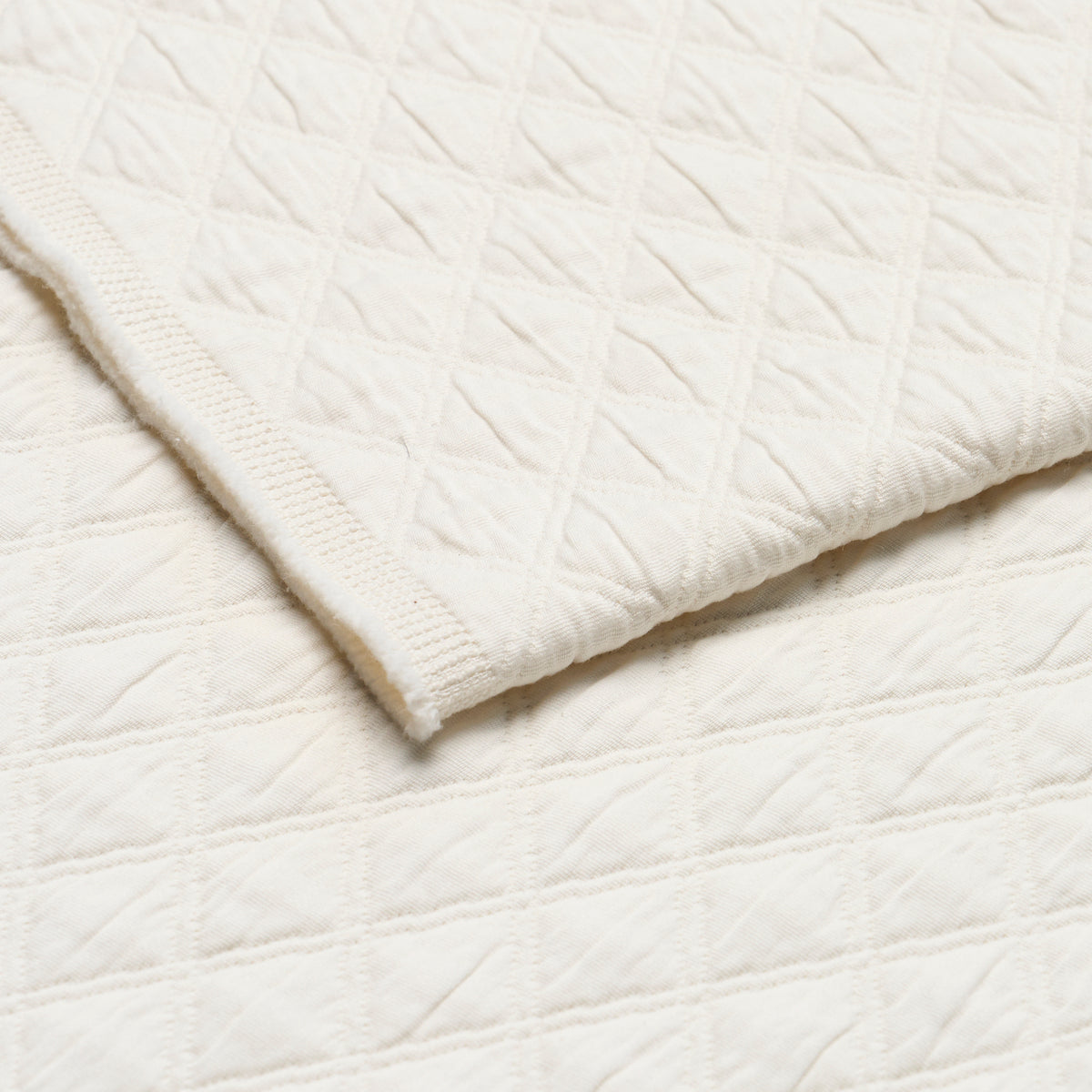 LUCCA-MATELASS-PORCELAIN-SCHUMACHER-55584