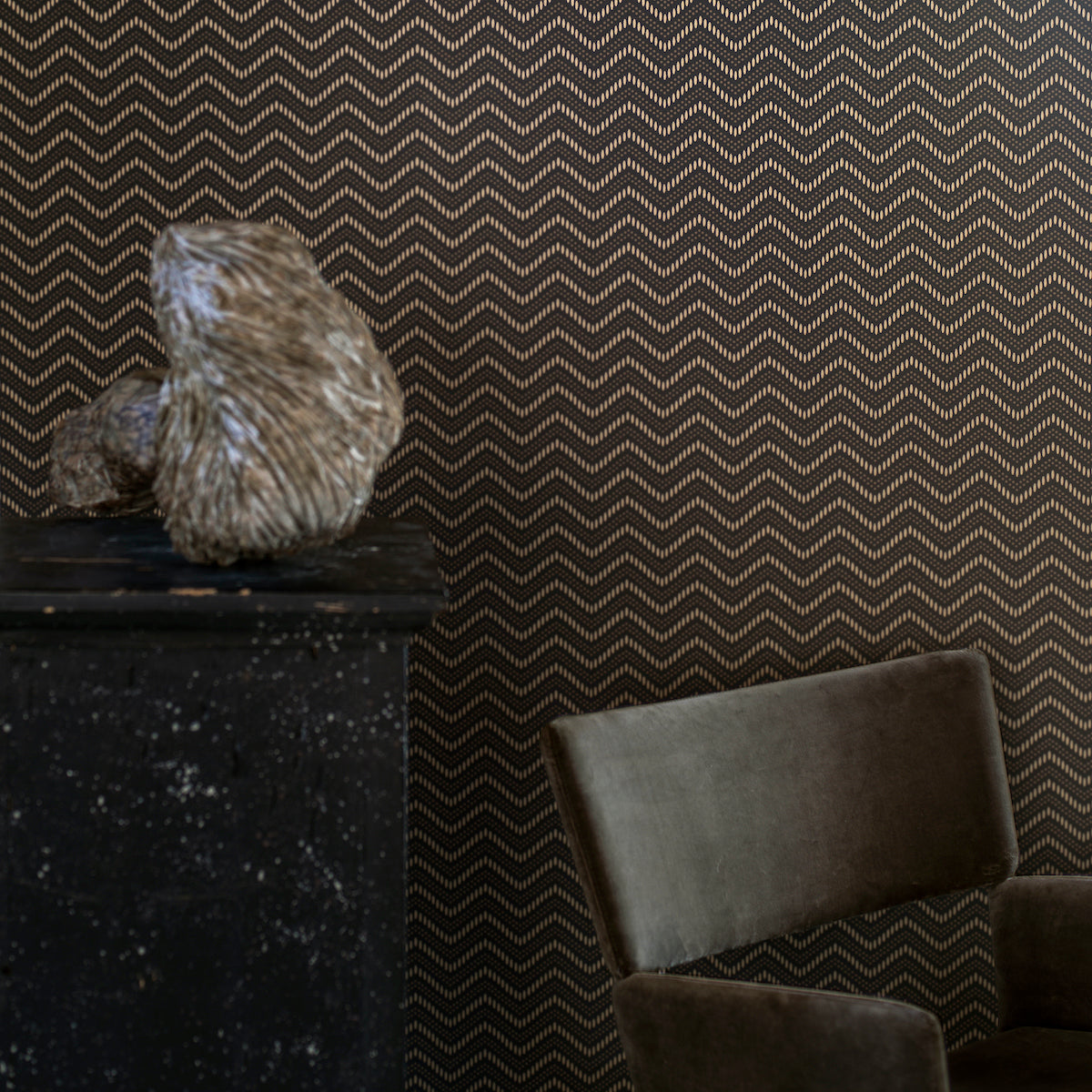 CHEVRON-DOTS-BROWN-AND-GOLD-SCHUMACHER-6482