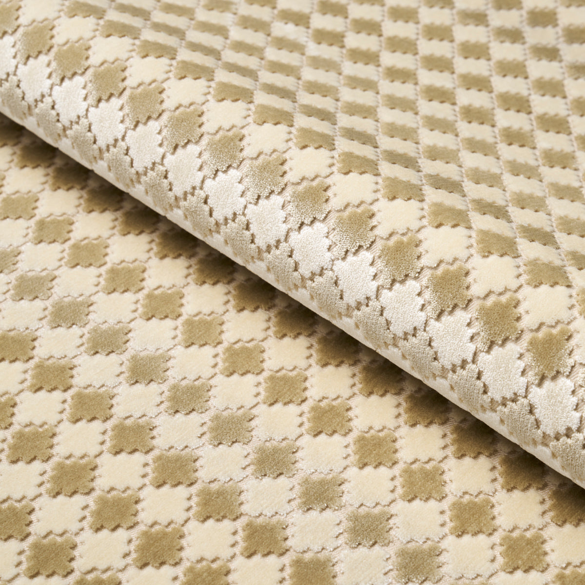 MARRAKESH-VELVET-CHAMPAGNE-SCHUMACHER-65644 - Schumacher Fabric