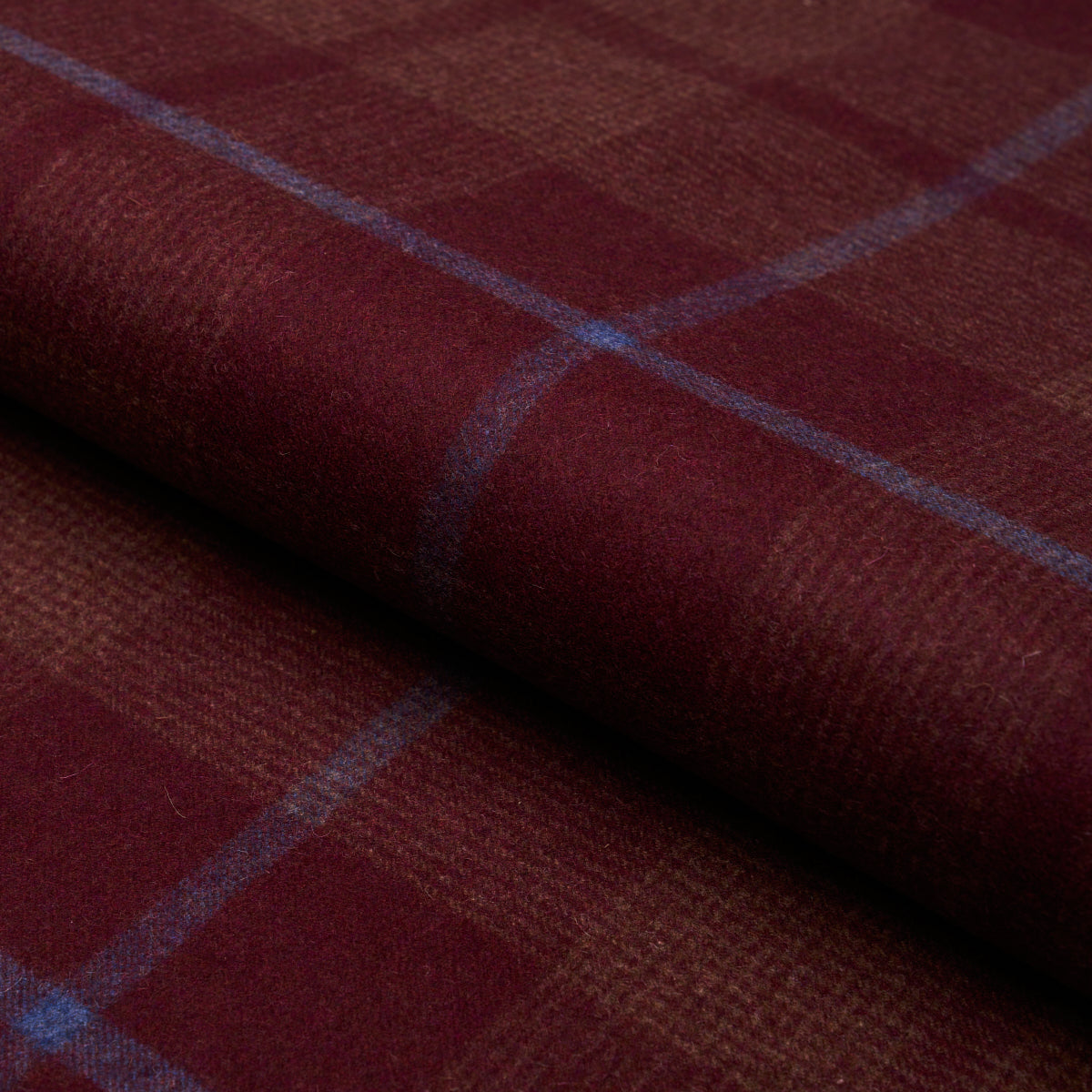MONTANA-WOOL-PLAID-BURGUNDY-SCHUMACHER-66665 - Schumacher Tela