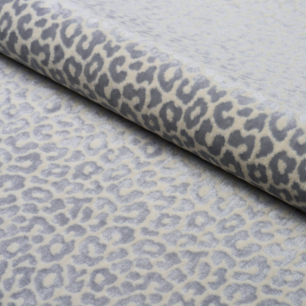 MADELEINE-VELVET-CIEL-SCHUMACHER-68827 - Schumacher Tela