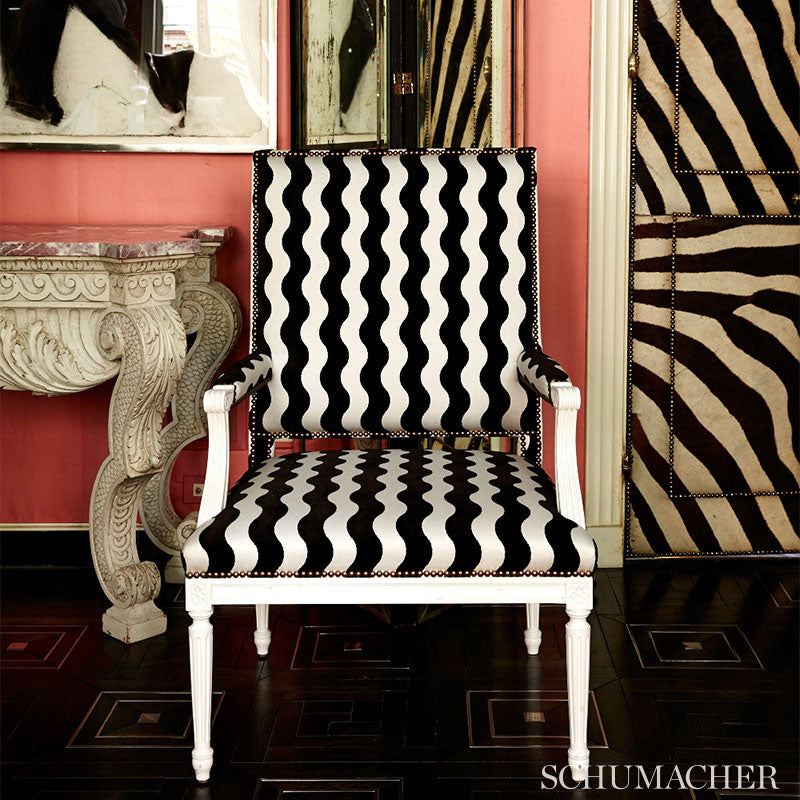 THE-WAVE-VELVET-BLACK-SCHUMACHER-69420