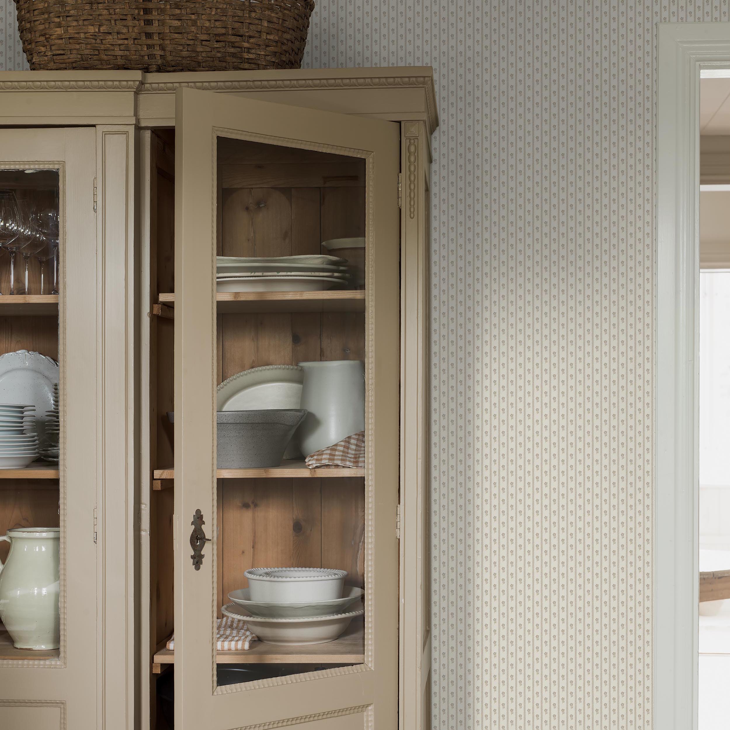 LILLA-LYCKAN-NATURAL-SCHUMACHER-6955 - Schumacher Wallpaper