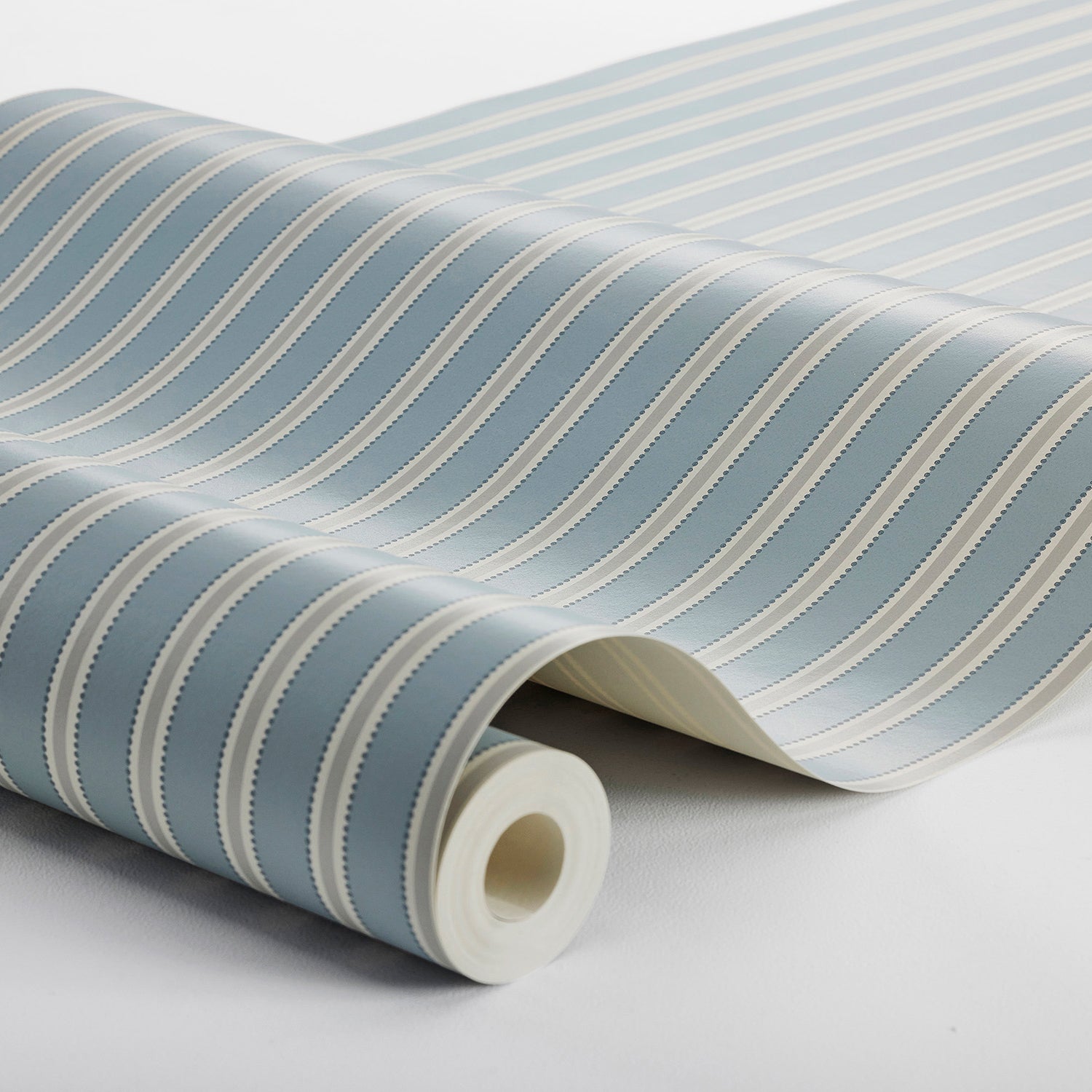 PRLRAND-BLUE-SCHUMACHER-6981 - Schumacher Wallpaper