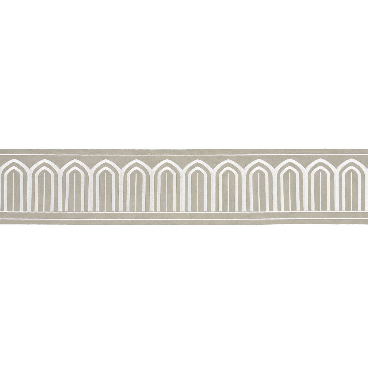 ARCHES-EMBROIDERED-TAPE-WIDE-TAUPE-SCHUMACHER-70776 - Schumacher Recortar