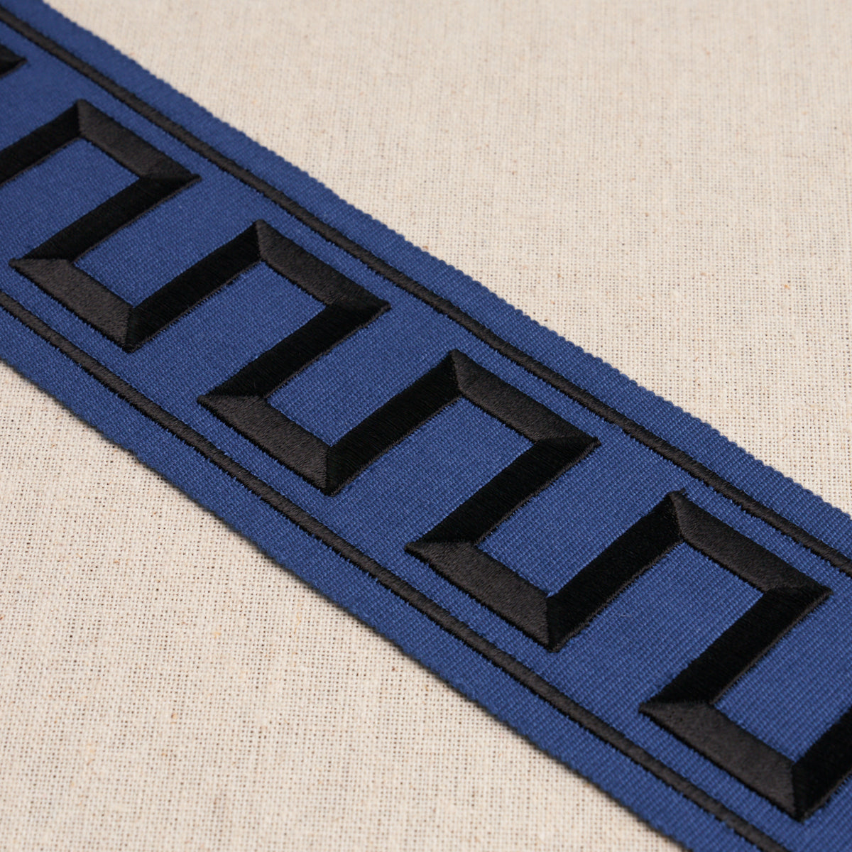 GREEK-KEY-EMBROIDERED-TAPE-BLACK-ON-NAVY-SCHUMACHER-70803 - Schumacher Trim