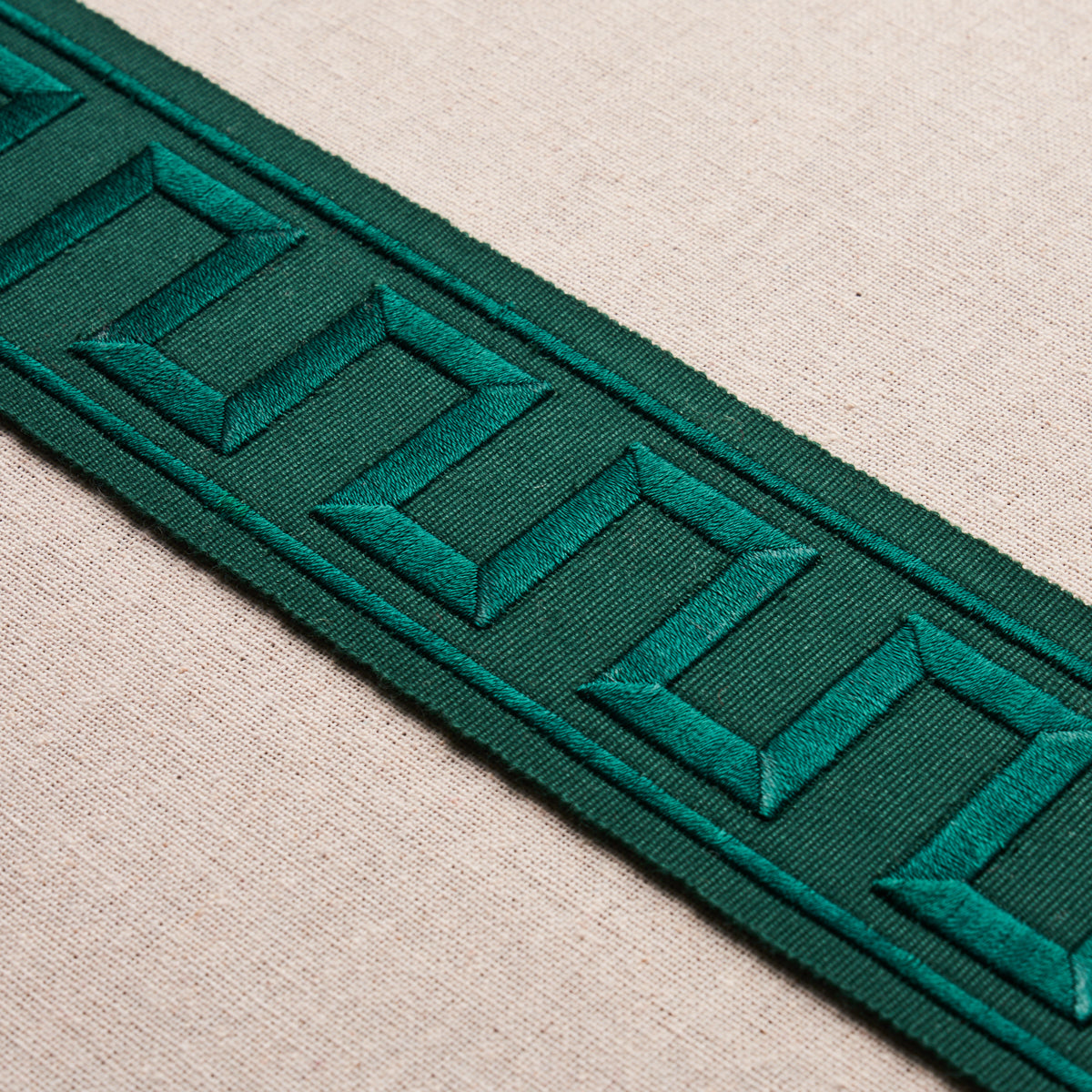 GREEK-KEY-EMBROIDERED-TAPE-EMERALD-SCHUMACHER-70804 - Schumacher Trim
