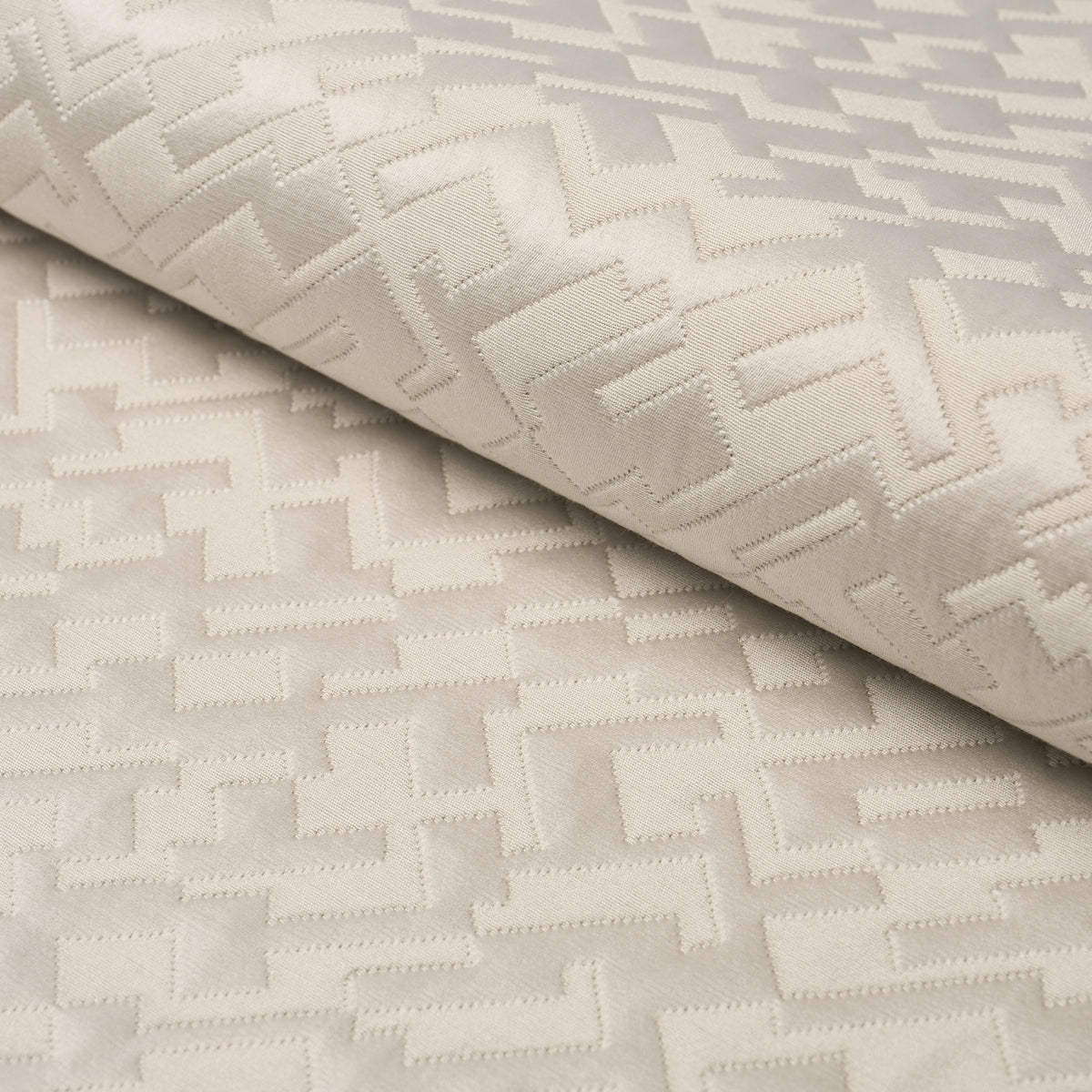 SALON-MATELASS-SATIN-LIMESTONE-SCHUMACHER-71191
