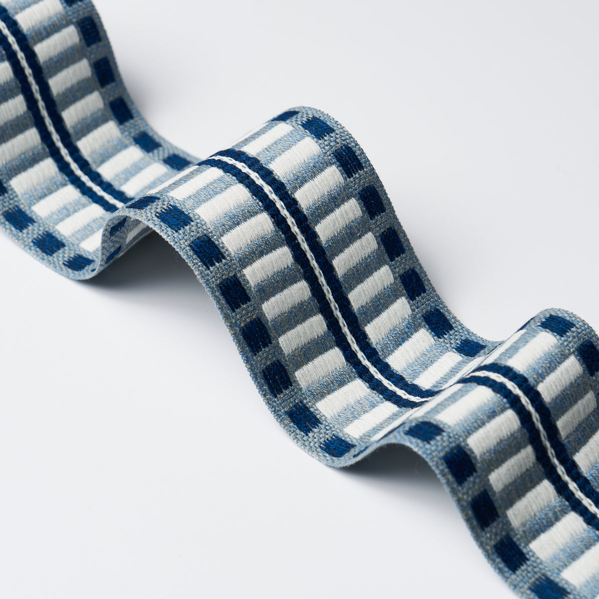 JACOBSEN-TAPE-INDOOR-OUTDOOR-NAVY-SCHUMACHER-73636 - Schumacher Recortar