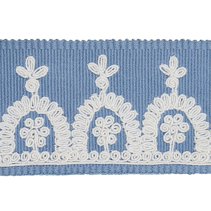 NOELIA-EMBROIDERED-TAPE-CHAMBRAY-SCHUMACHER-74157 - Schumacher Recortar