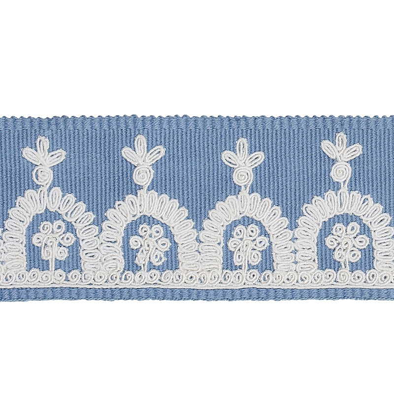 NOELIA-EMBROIDERED-TAPE-CHAMBRAY-SCHUMACHER-74157 - Schumacher Recortar
