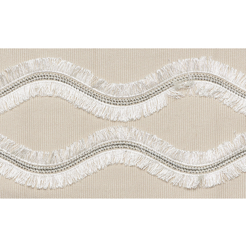 OGEE-EMBROIDERED-TAPE-NEUTRAL-SCHUMACHER-74330 - Schumacher Recortar