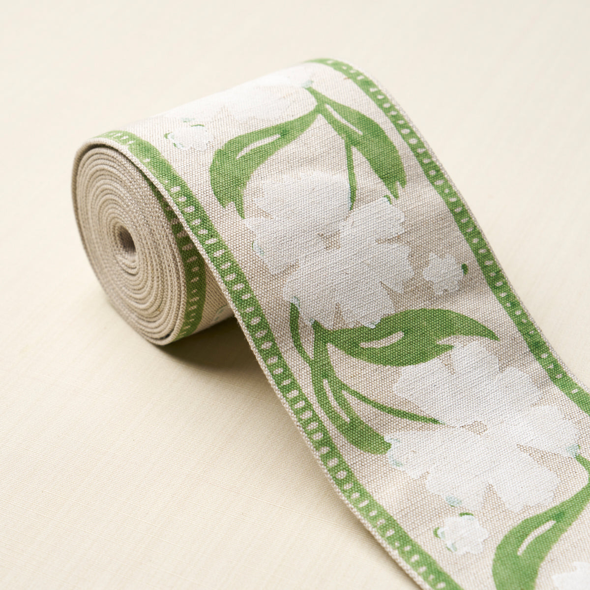 ADRA-HAND-BLOCKED-TAPE-IVORY-LEAF-SCHUMACHER-74405 - Schumacher Trim