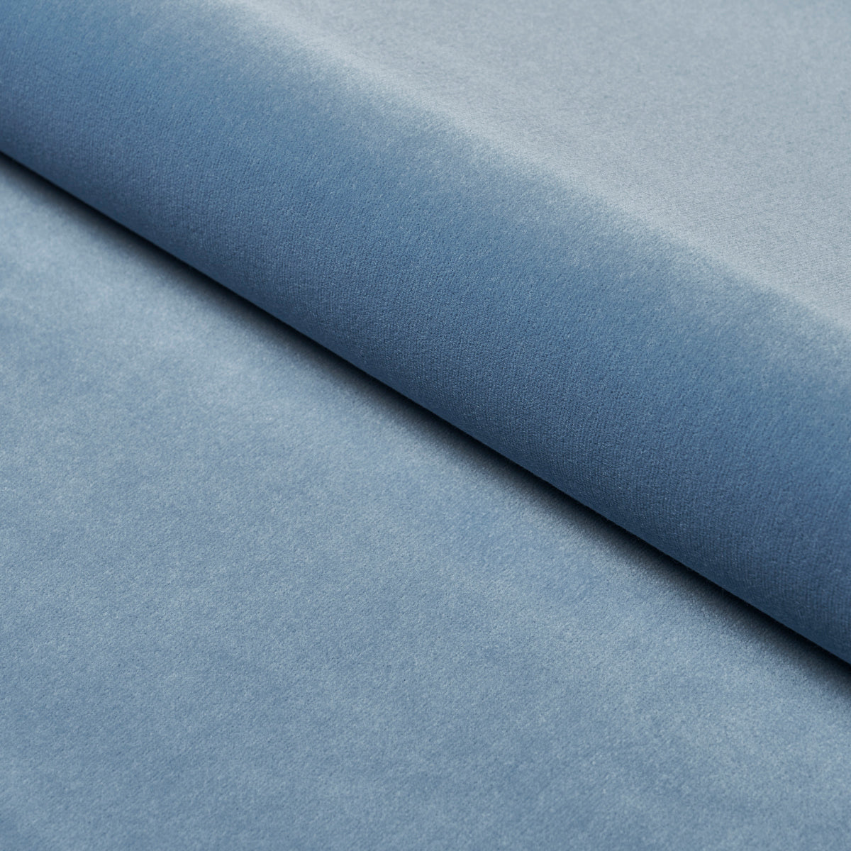 ALISTAIR-INDOOR-OUTDOOR-VELVET-HYDRANGEA-SCHUMACHER-75388