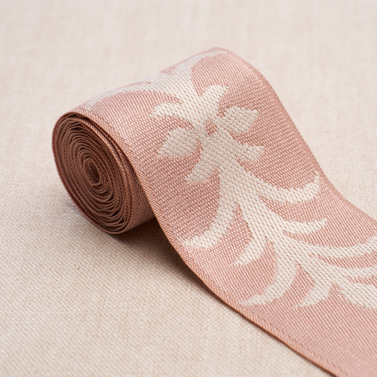 ACANTHUS-TAPE-PEONY-SCHUMACHER-75444 - Schumacher Recortar