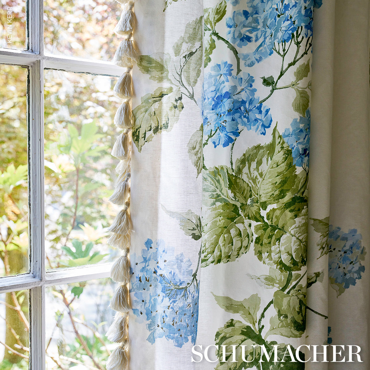 VALENTIN-SILK-TASSEL-IVORY-SCHUMACHER-76800 - Schumacher Trim