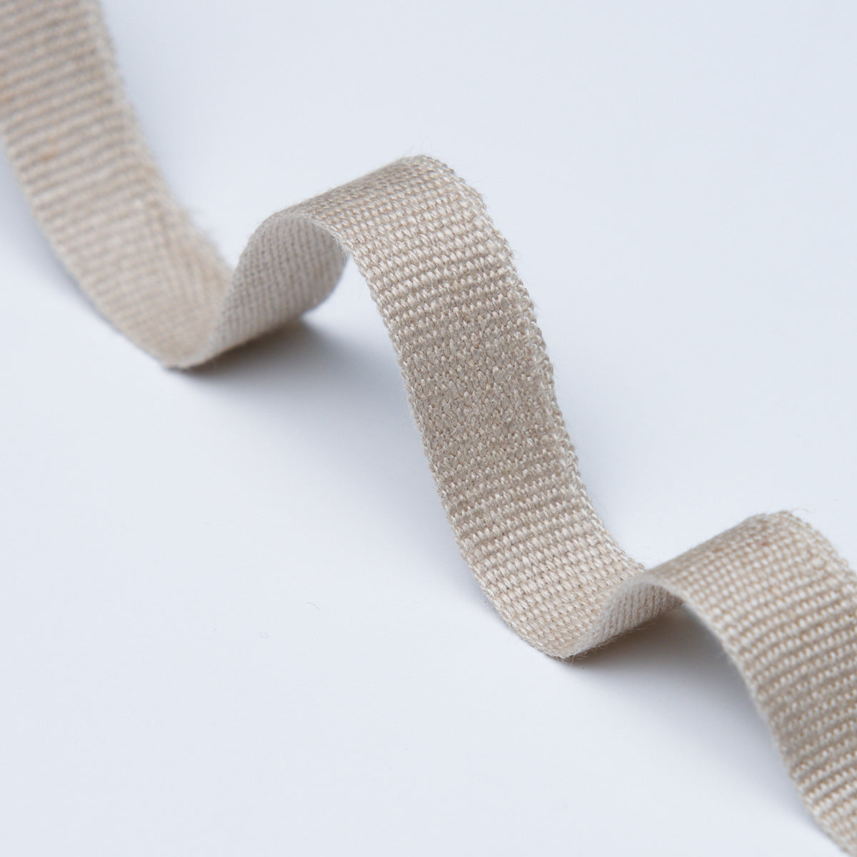 MATHIAS-LINEN-TAPE-NARROW-FLAX-SCHUMACHER-76836 - Schumacher Trim