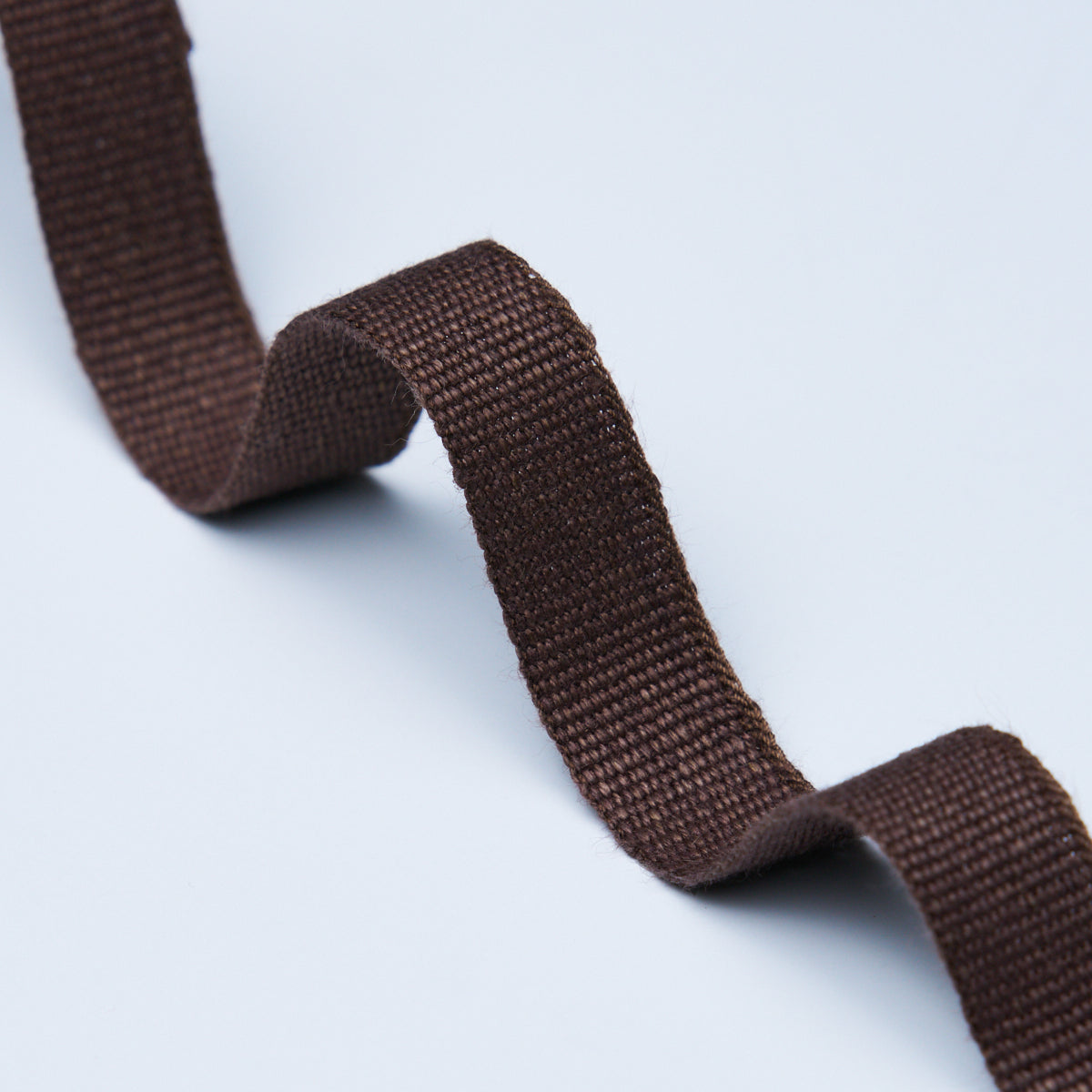 MATHIAS-LINEN-TAPE-NARROW-BROWN-SCHUMACHER-76839 - Schumacher Trim