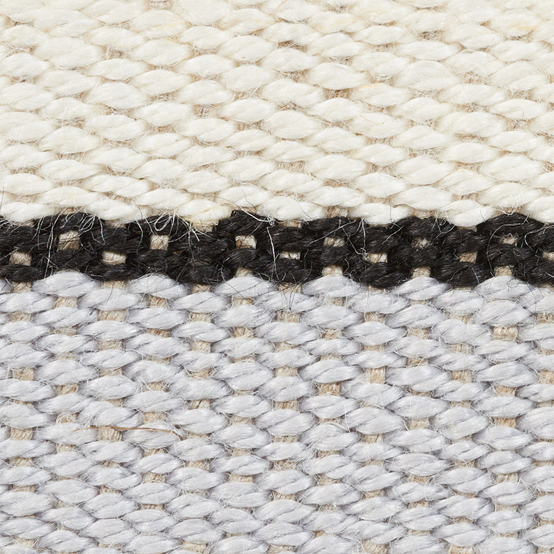 ILE-SAINT-LOUIS-NARROW-TAPE-WHITE-BLACK-SILVERY-BLUE-SCHUMACHER-77000 - Schumacher Trim