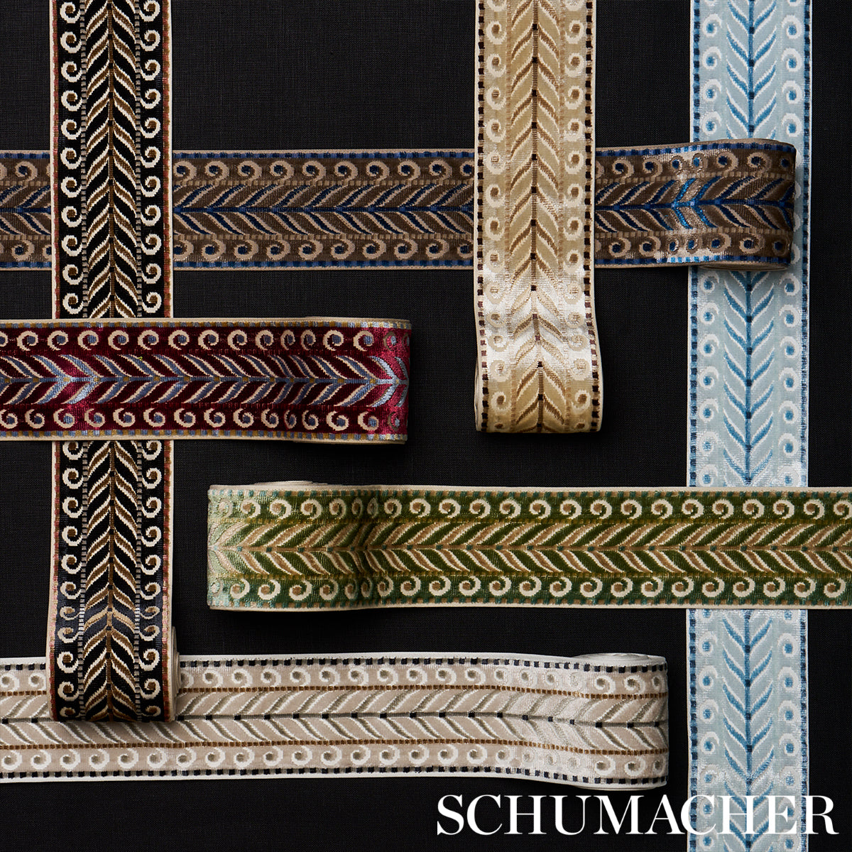 MARION-VELVET-TAPE-AUBERGINE-SCHUMACHER-77625 - Schumacher Recortar