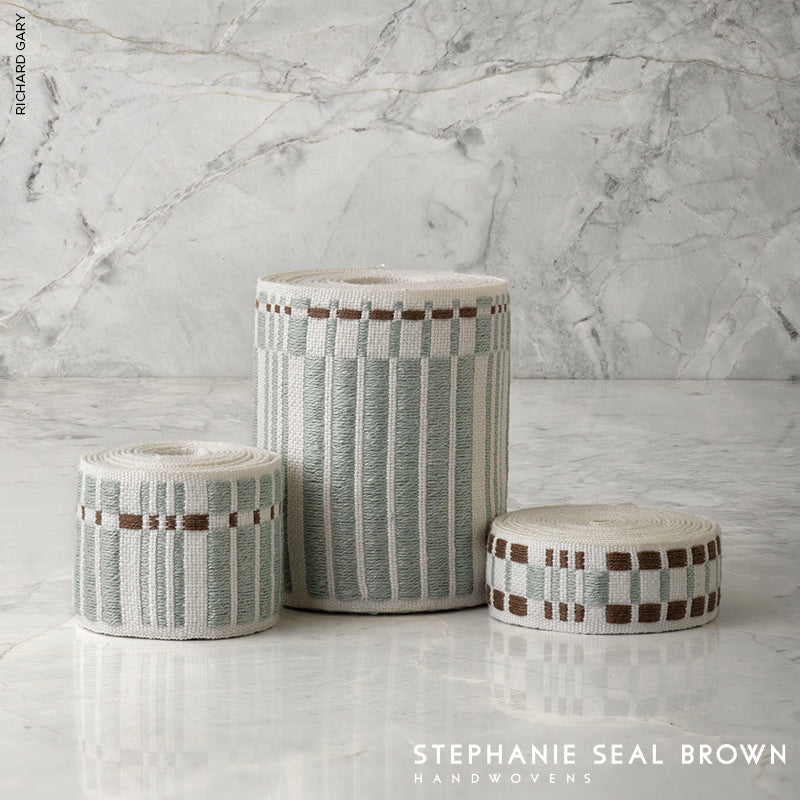 CARMO-TAPE-MEDIUM-SAGE-SCHUMACHER-78002 - Schumacher Recortar
