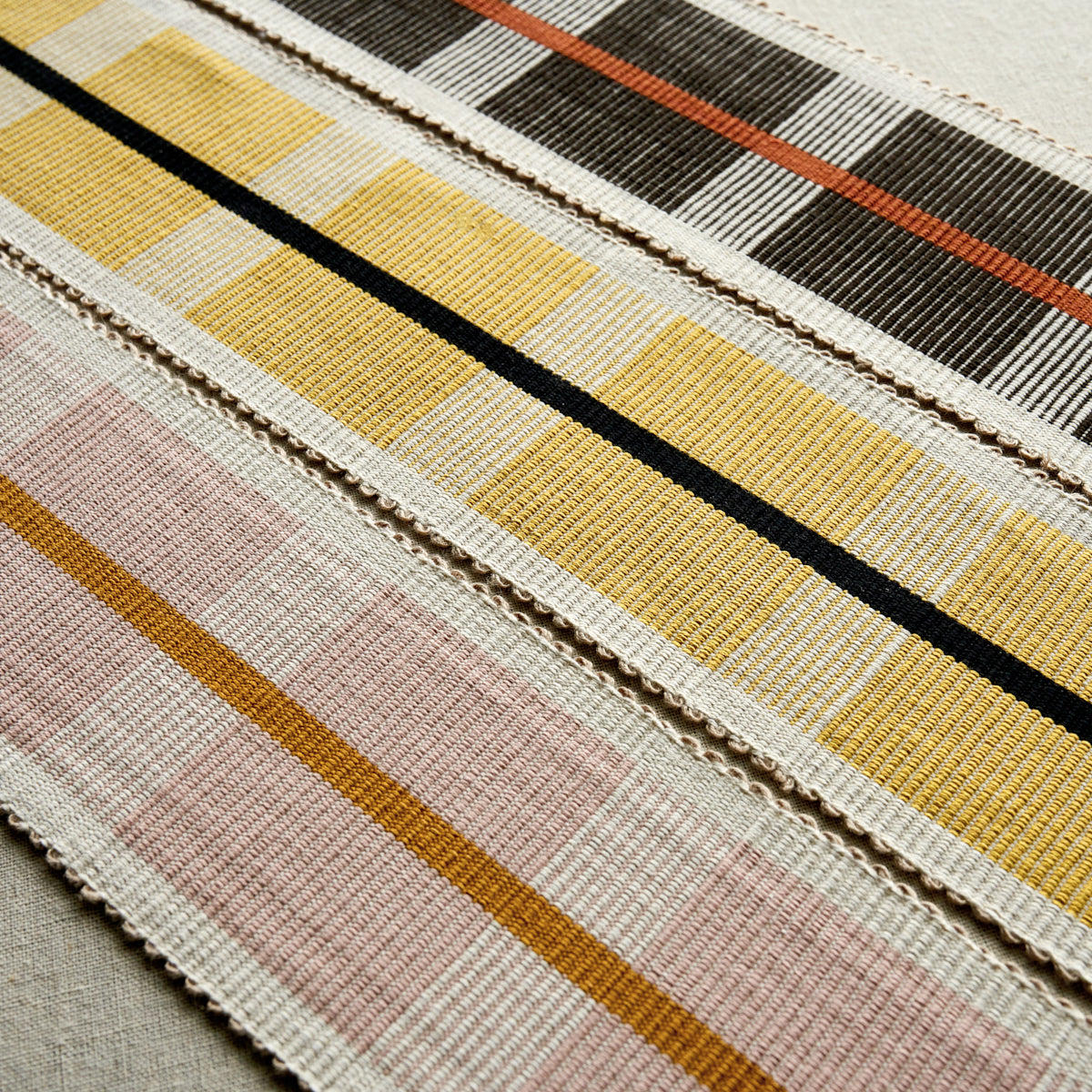 CALCADA-TAPE-WIDE-MAIZE-SCHUMACHER-78975 - Schumacher Trim