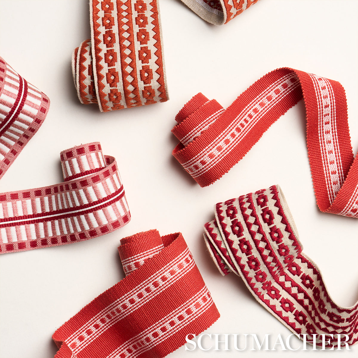 LUBECK-TAPE-RED-SCHUMACHER-79114 - Schumacher Trim