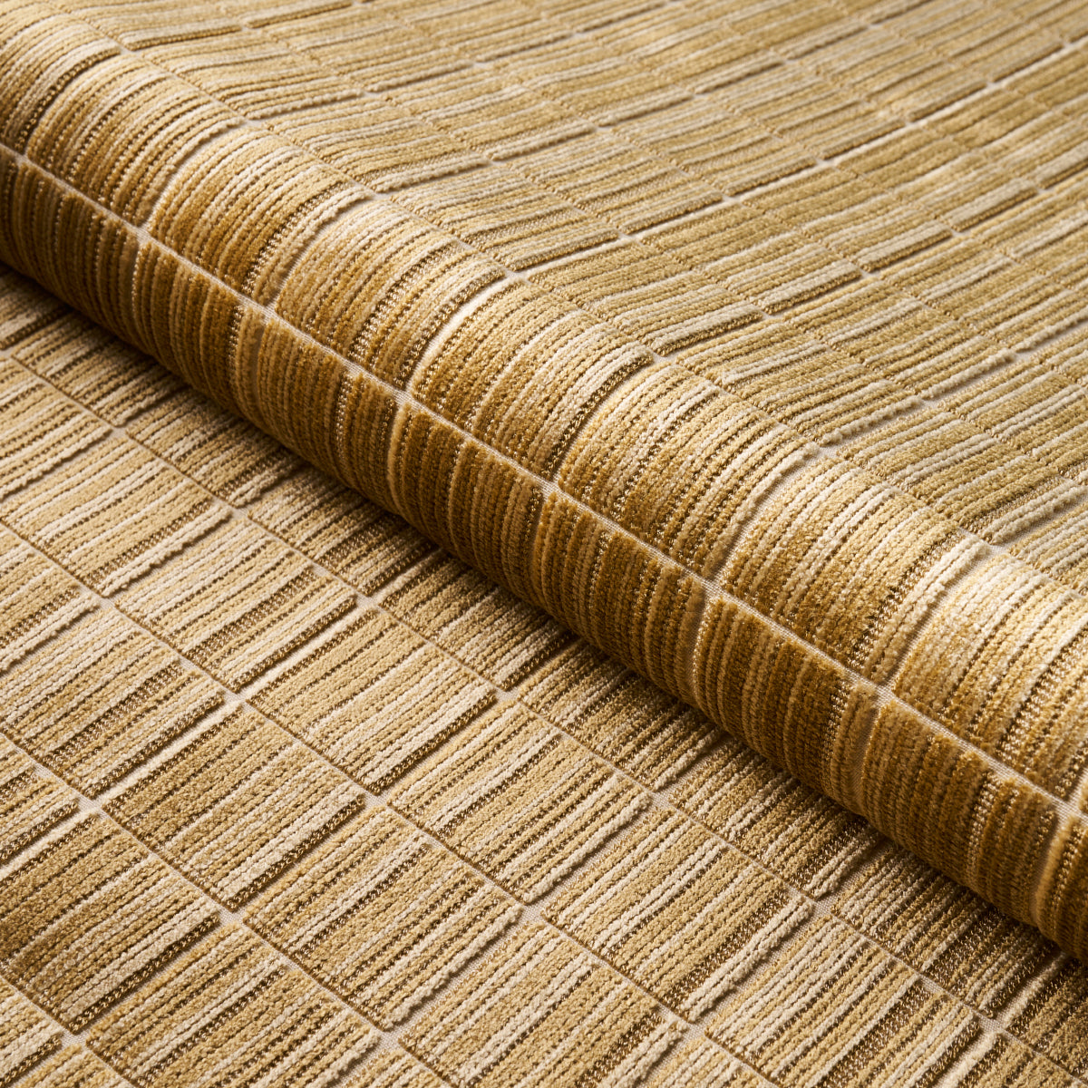 CORNEILLE-VELVET-COPPER-SCHUMACHER-79632 - Schumacher Fabric