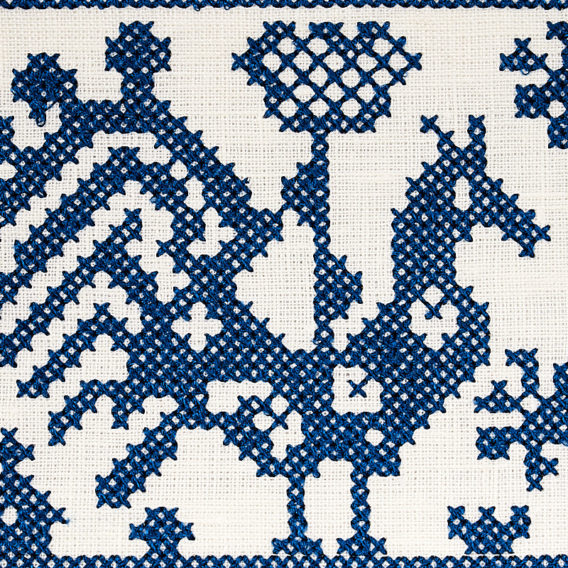 TARPAN-EMBROIDERED-TAPE-NAVY-SCHUMACHER-80000 - Schumacher Recortar
