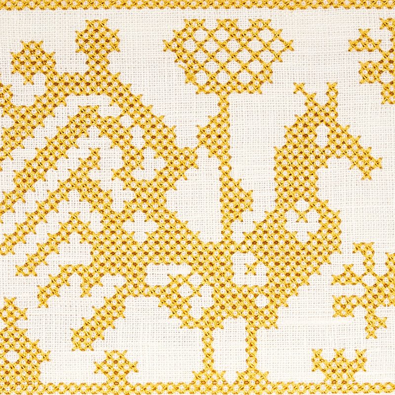 TARPAN-EMBROIDERED-TAPE-YELLOW-SCHUMACHER-80001 - Schumacher Recortar
