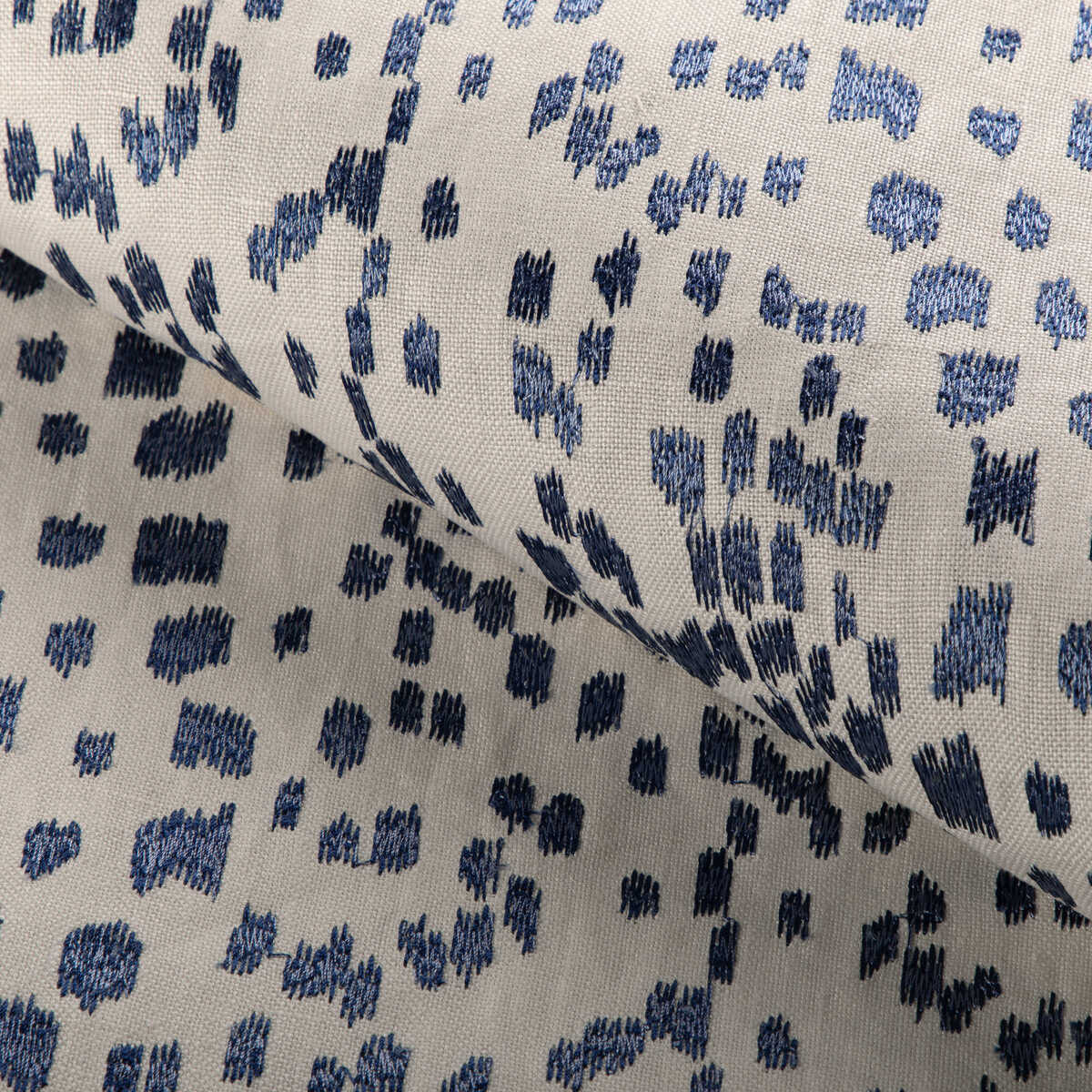 Les Touches Emb - Canton Blue - BRUNSCHWIG & FILS Fabric