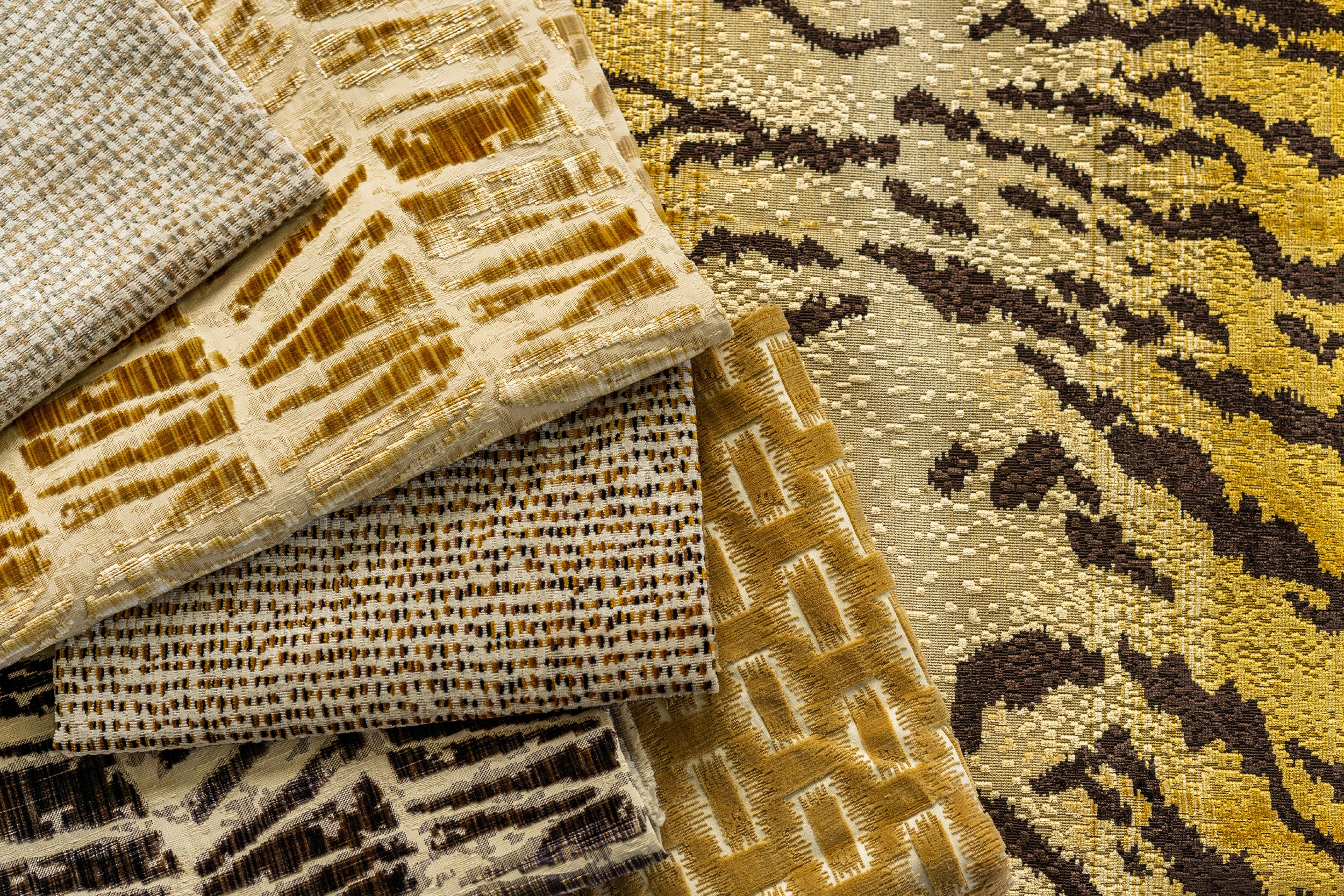 De Blois Velvet - Sand - Brunschwig & Fils Fabric