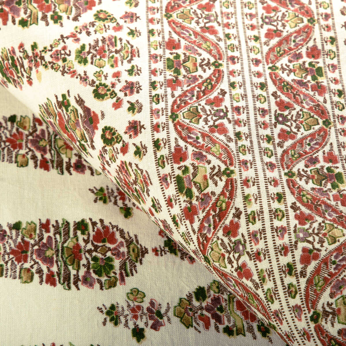 Visan Print - Rose/Leaf - BRUNSCHWIG & FILS Fabric