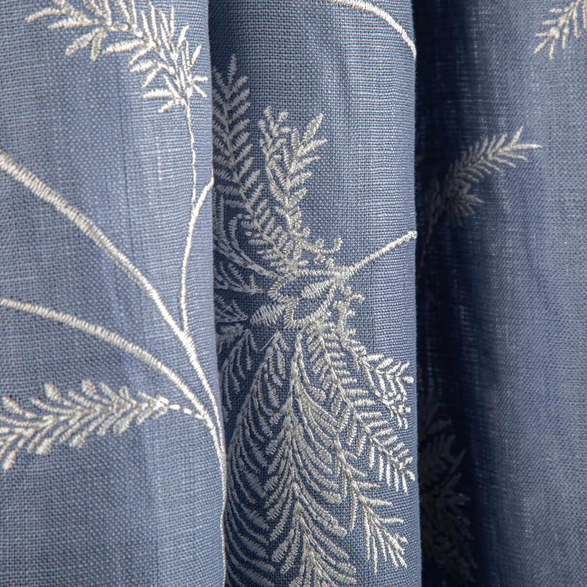 Maelle Emb - Blue - BRUNSCHWIG & FILS Fabric