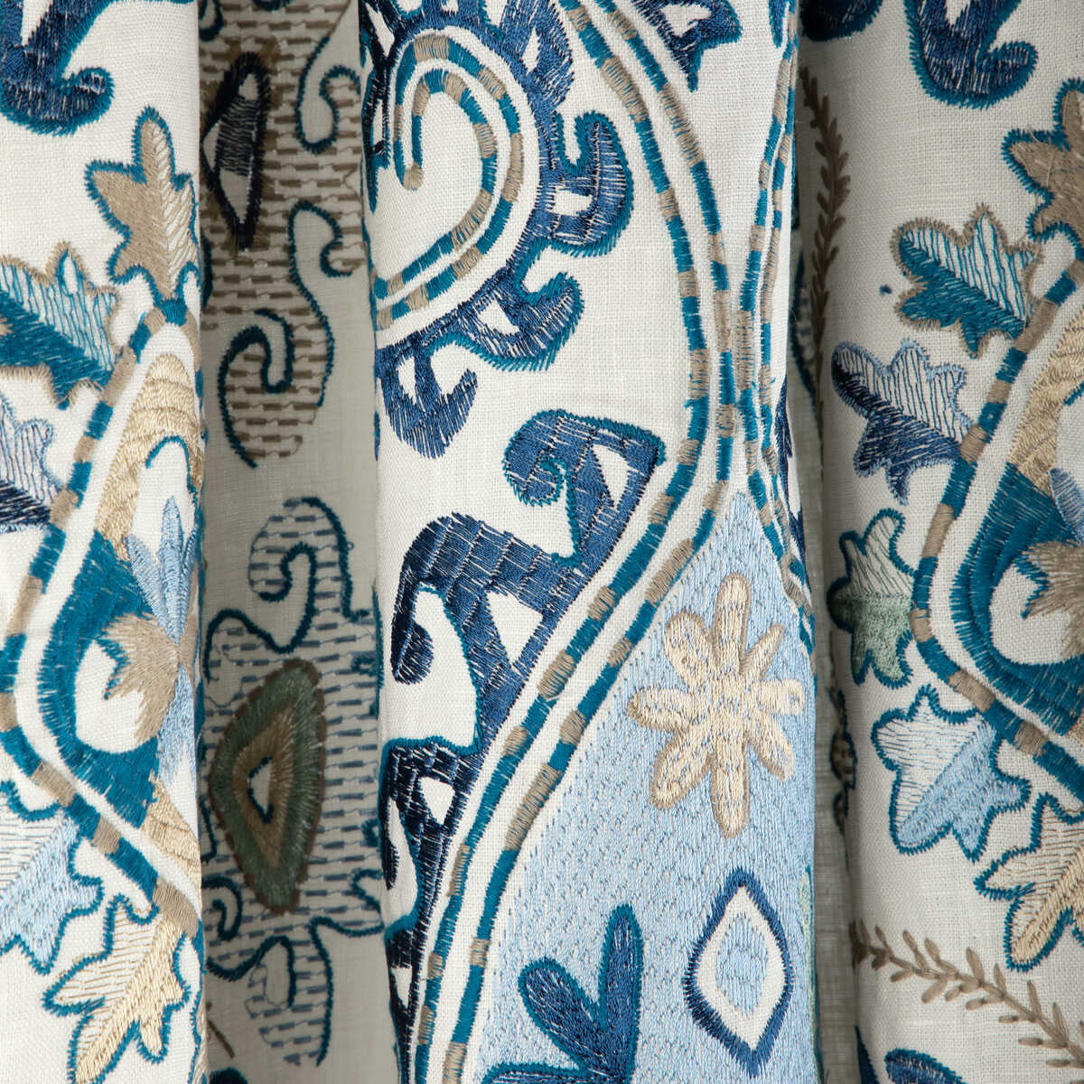 Lavali Emb - Blue/Sky - BRUNSCHWIG & FILS Fabric