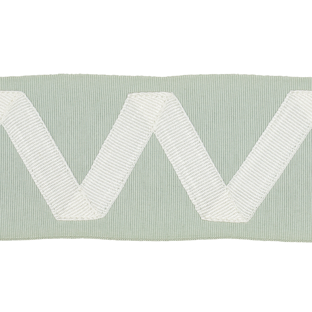 LEGERE-APPLIQU-TAPE-IVORY-ON-SEAGLASS-SCHUMACHER-80872 - Schumacher Trim