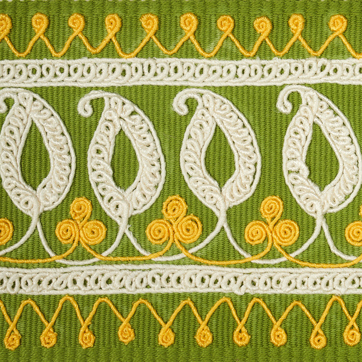 PAISLEY-EMBROIDERED-TAPE-GREEN-YELLOW-SCHUMACHER-81232 - Schumacher Trim
