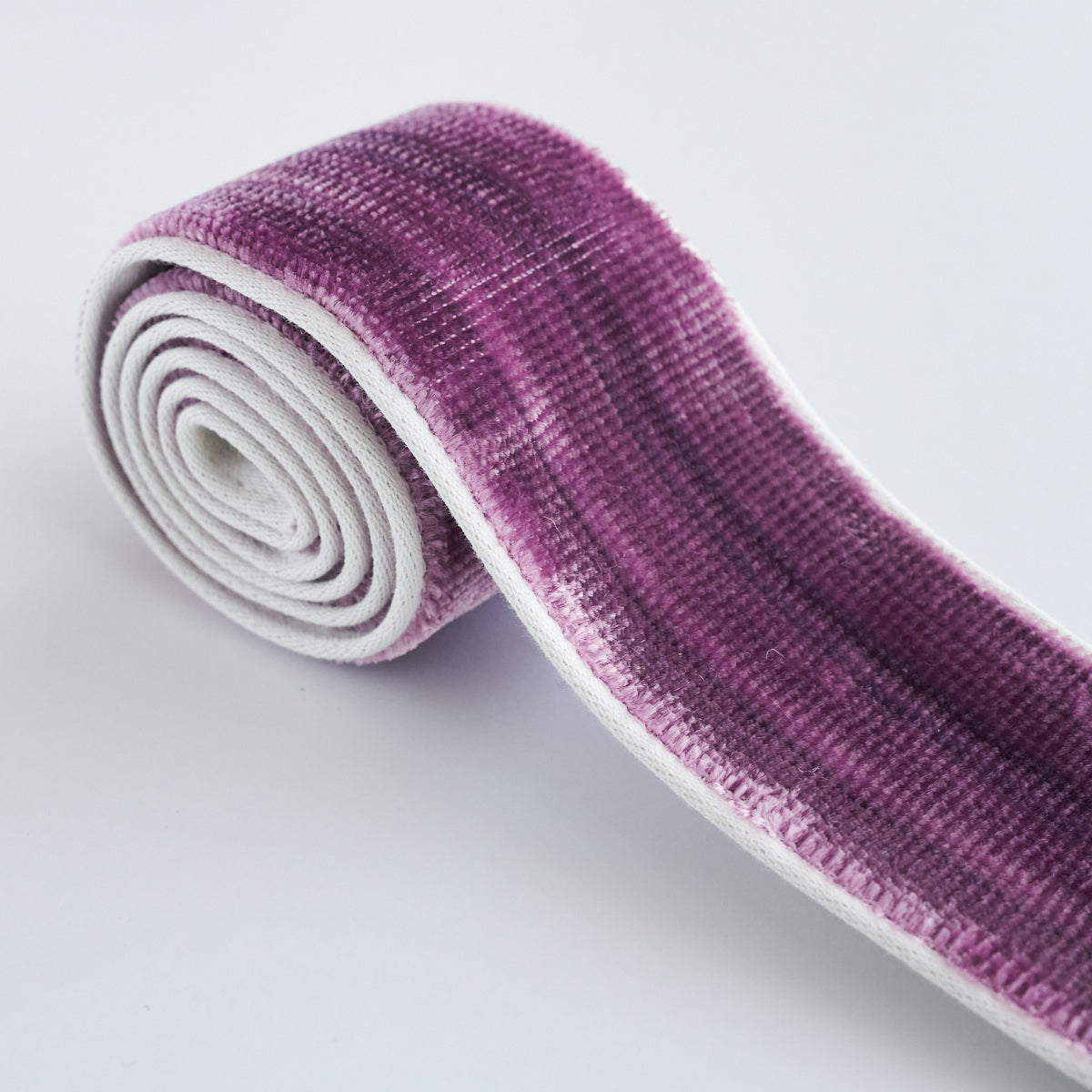 GASPARD-VELVET-TAPE-NARROW-EGGPLANT-SCHUMACHER-81293 - Schumacher Trim