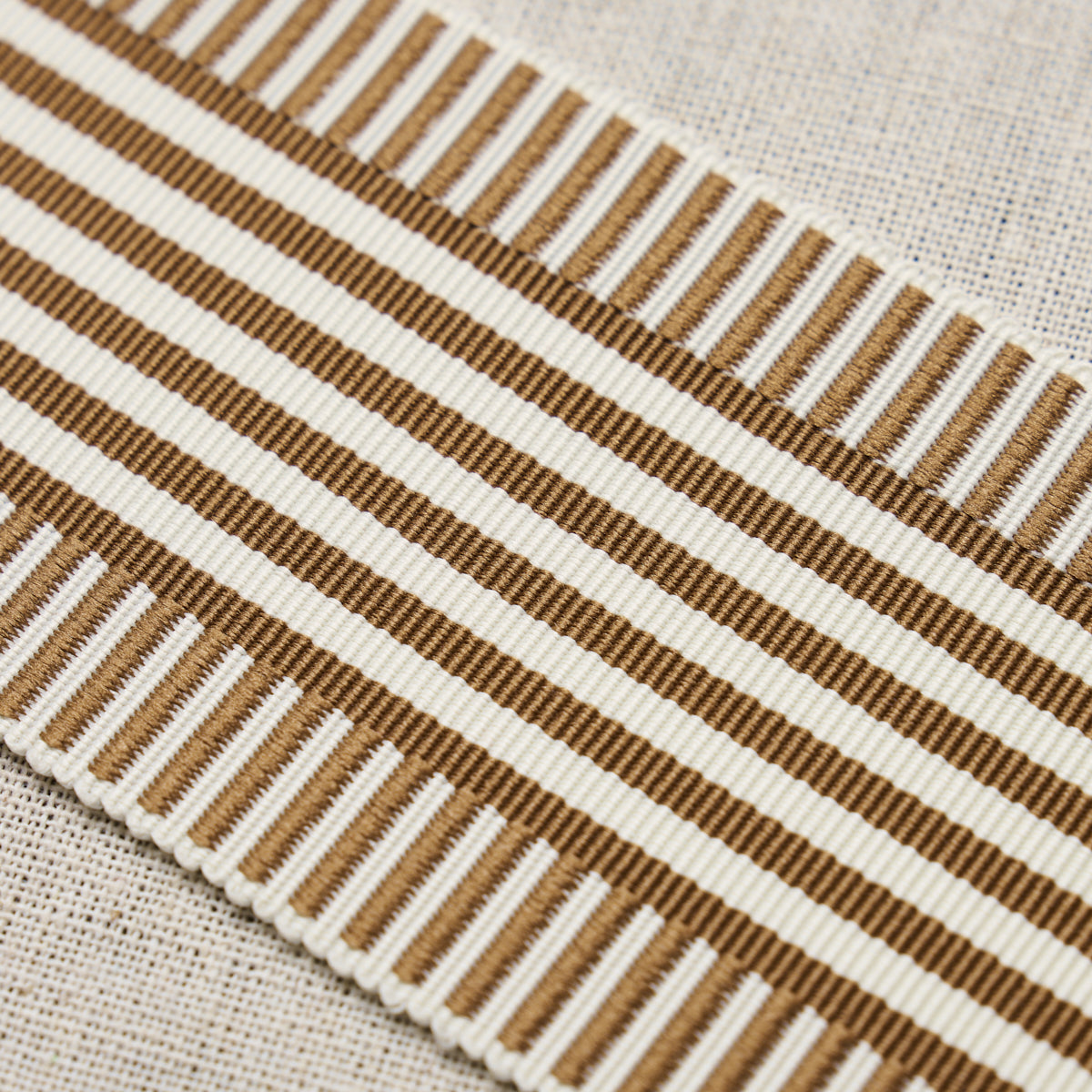 KEKET-STRIPE-TAPE-CAMEL-SCHUMACHER-81691 - Schumacher Recortar