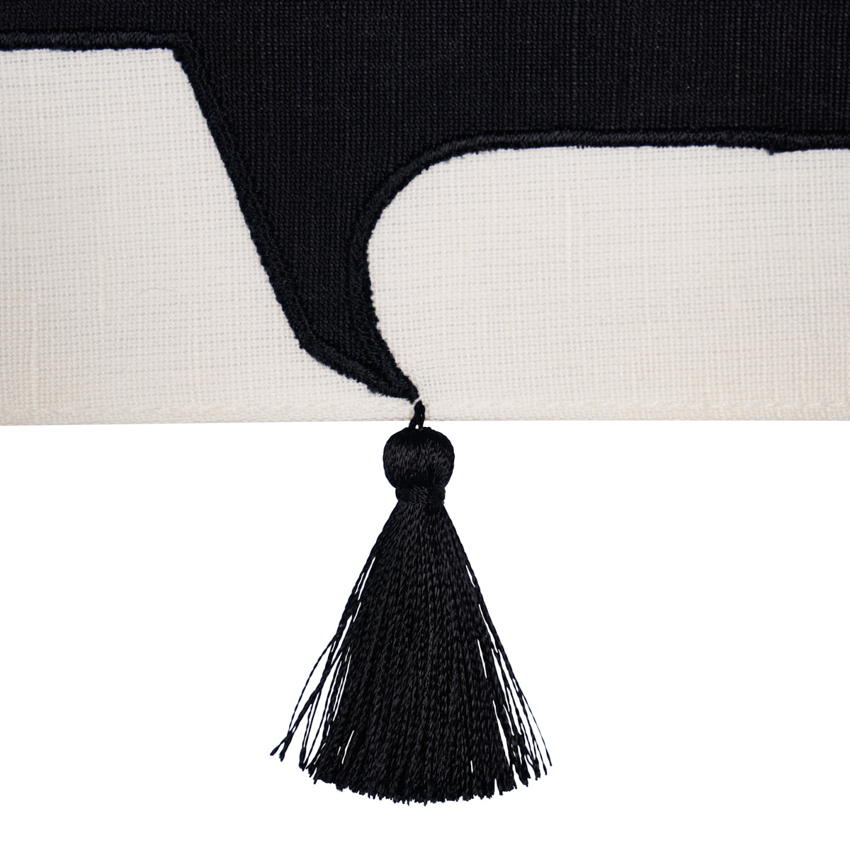 PAGODA-TRIM-BLACK-SCHUMACHER-81761 - Schumacher Recortar