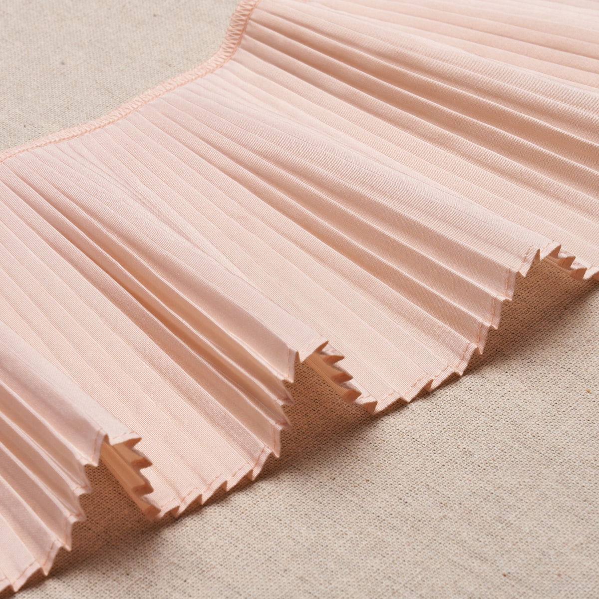 BOTTICELLI-SILK-RUFFLE-TRIM-SHELL-SCHUMACHER-81792 - Schumacher Trim