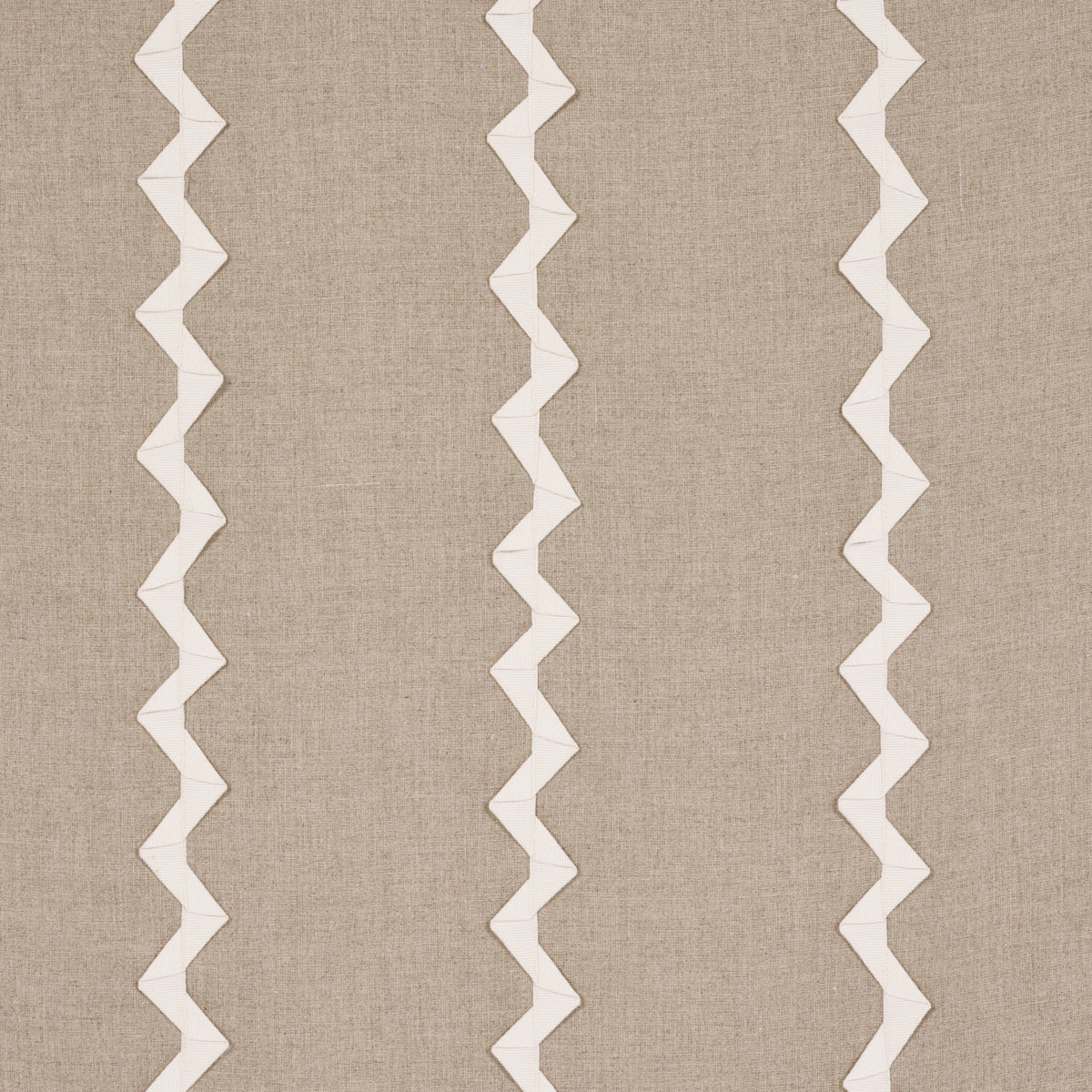 LAZARE-APPLIQU-IVORY-ON-NATURAL-SCHUMACHER-82220