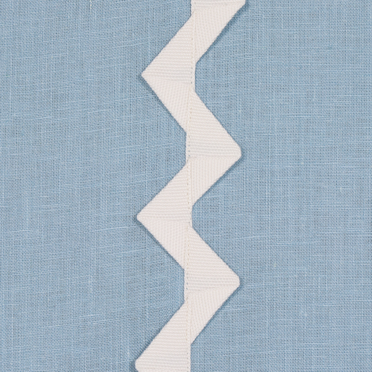 LAZARE-APPLIQU-IVORY-ON-CHAMBRAY-SCHUMACHER-82222