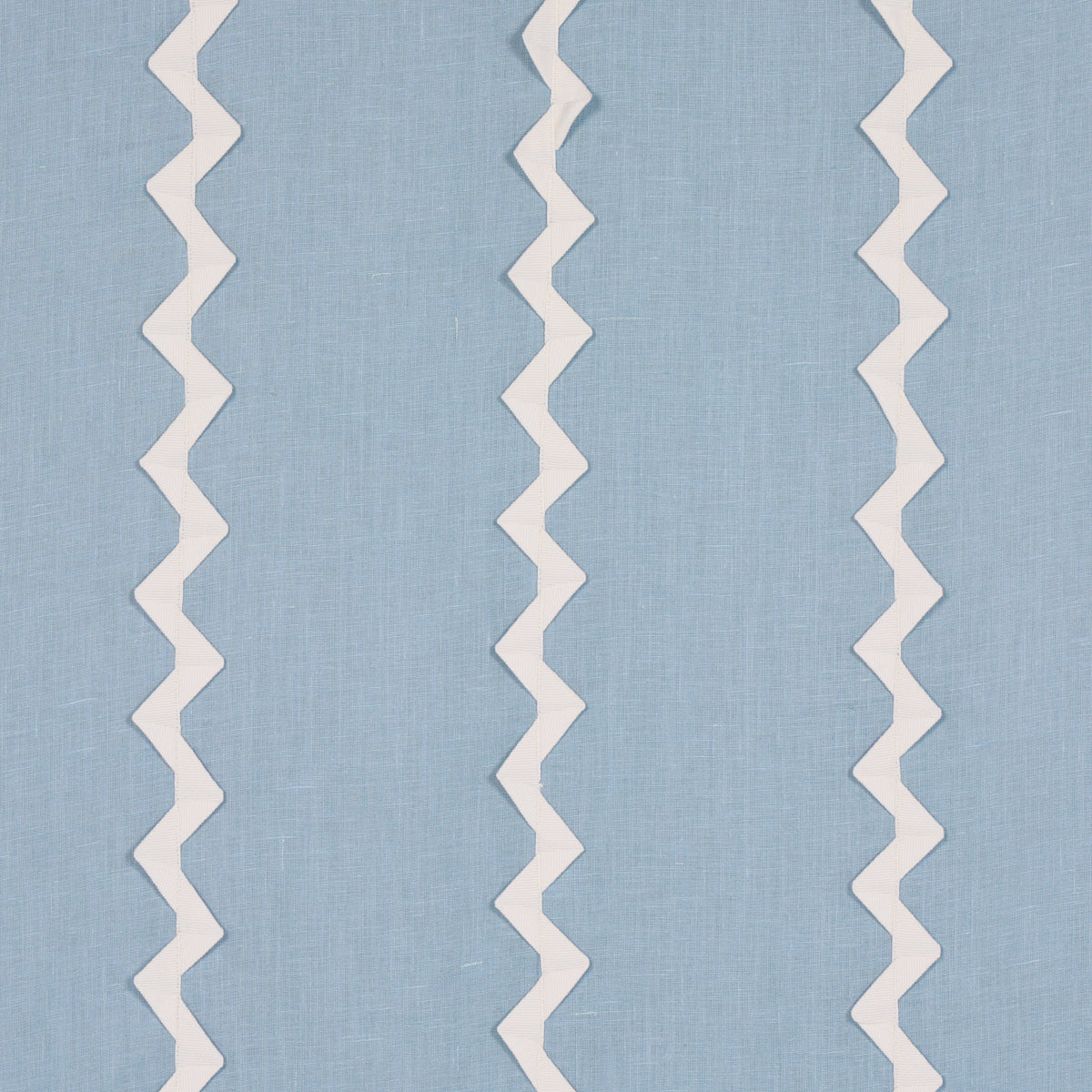 LAZARE-APPLIQU-IVORY-ON-CHAMBRAY-SCHUMACHER-82222