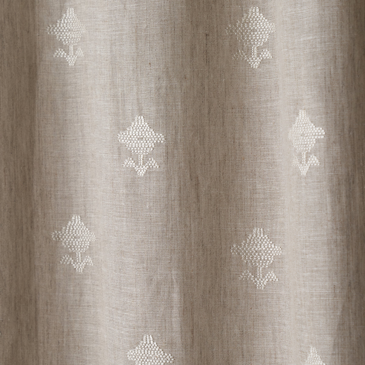 RUBIA-SHEER-NATURAL-SCHUMACHER-82552 - Schumacher Fabric