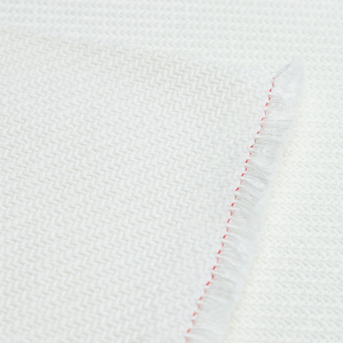 OUTDOOR-HEAVYWEIGHT-TWILL-WHITE-SCHUMACHER-82580 - Schumacher Fabric