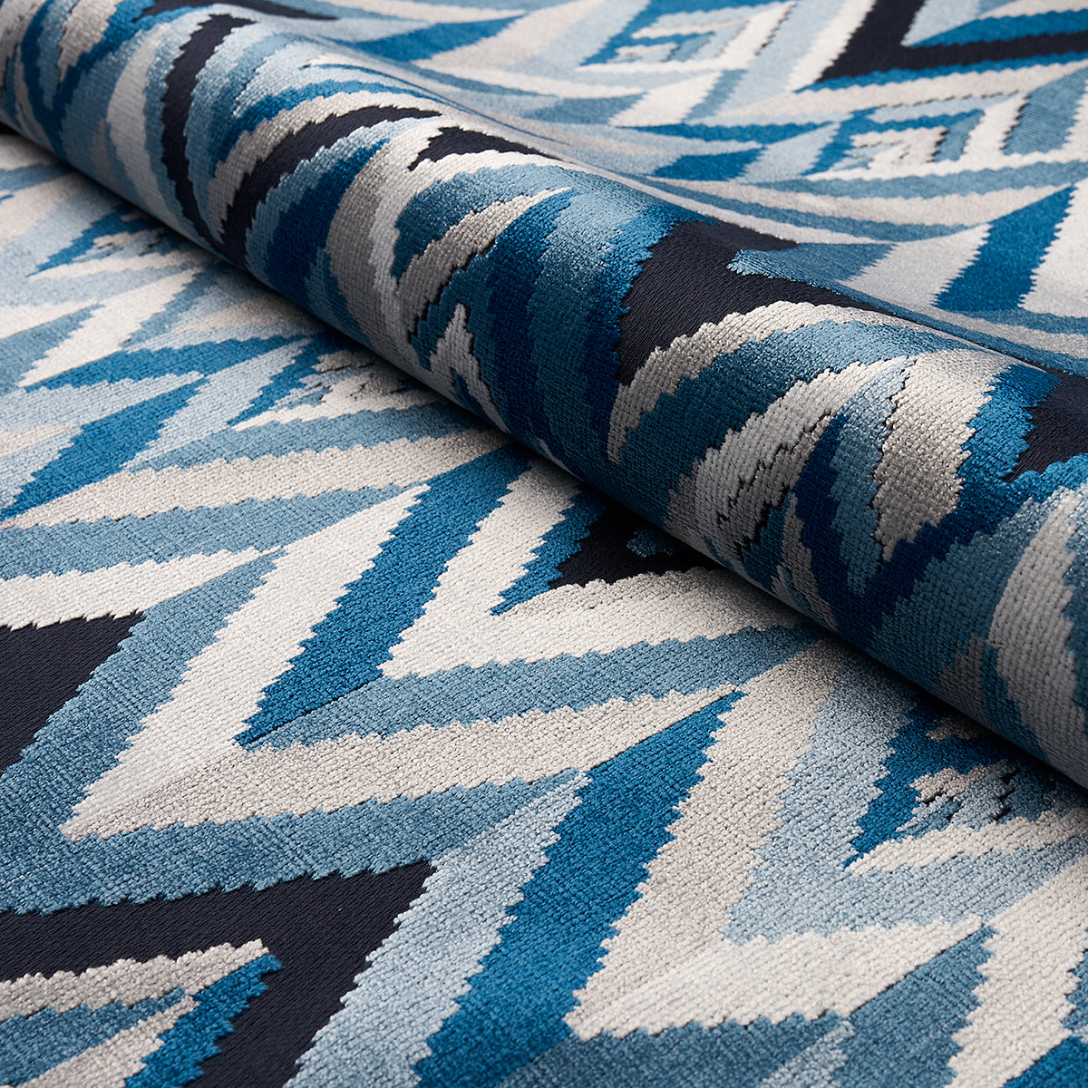 TAYLOR-VELVET-LAPIS-SCHUMACHER-82740 - Schumacher Fabric