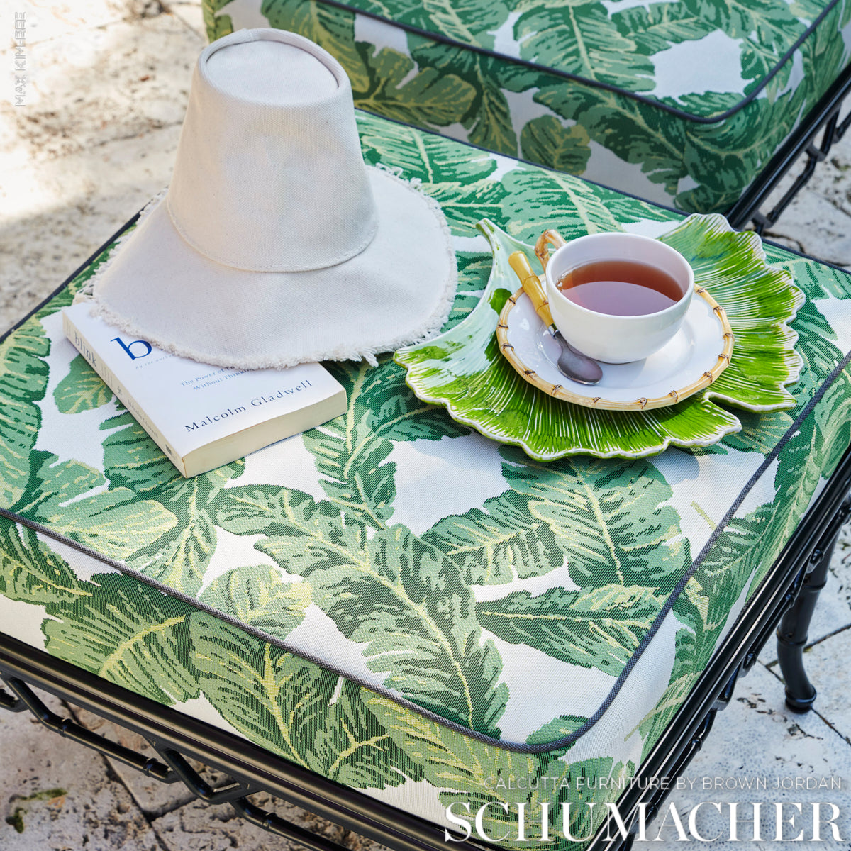 TROPICAL-LEAF-INDOOR-OUTDOOR-GREEN-SCHUMACHER-82770 - Schumacher Fabric