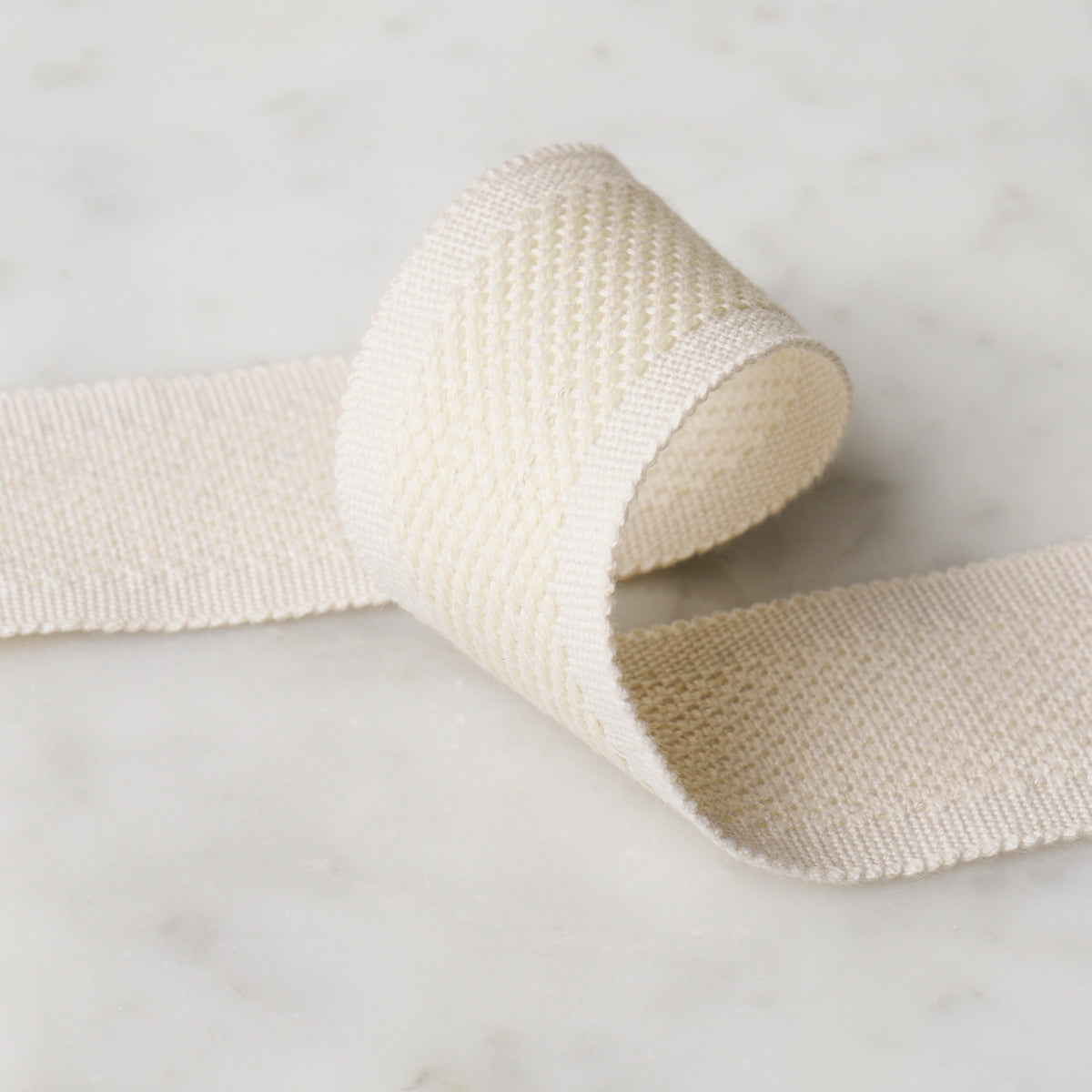 CARDIFF-TAPE-IVORY-SCHUMACHER-83380 - Schumacher Recortar